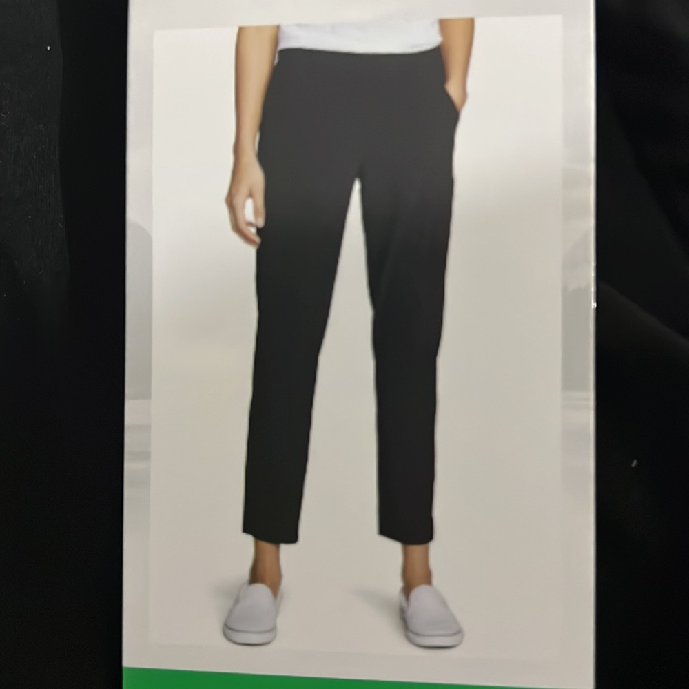 NWT Ankle Pants